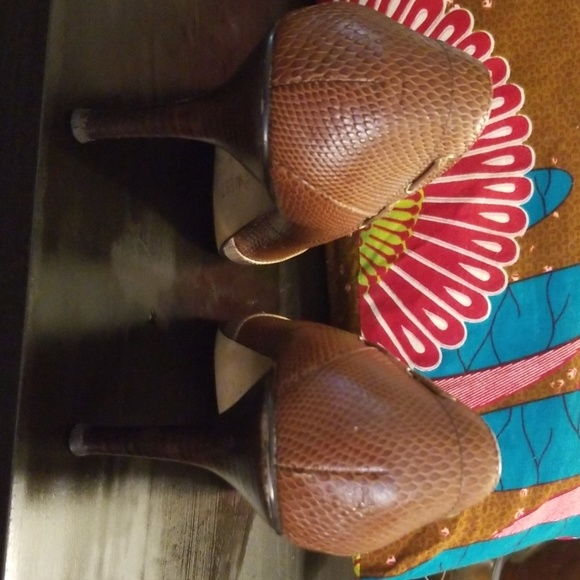 Nine West Brown on Brown on Brown pumps - Picture 4 of 4